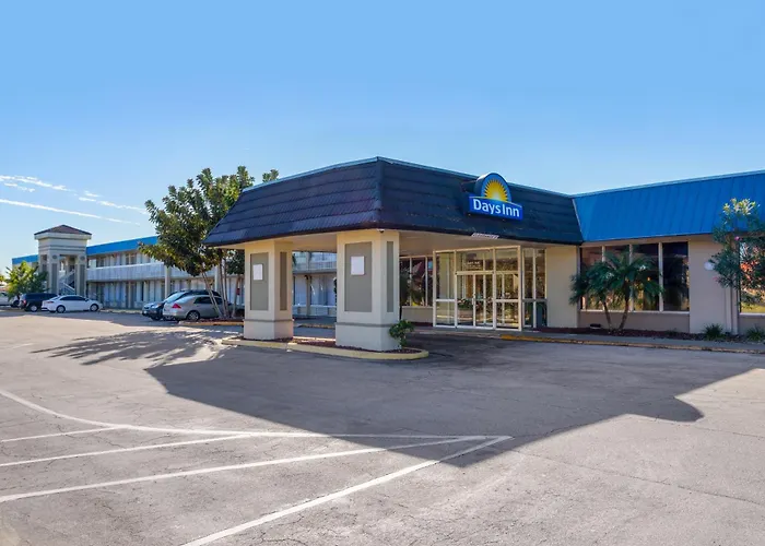 Days Inn By Wyndham Titusville Kennedy Space Center