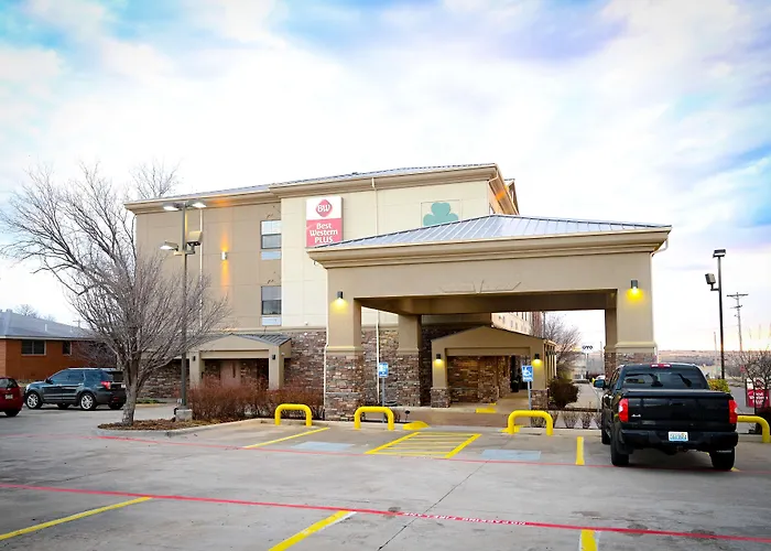 Best Western Plus Shamrock Inn & Suites