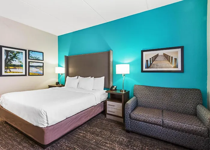 La Quinta By Wyndham Jamestown