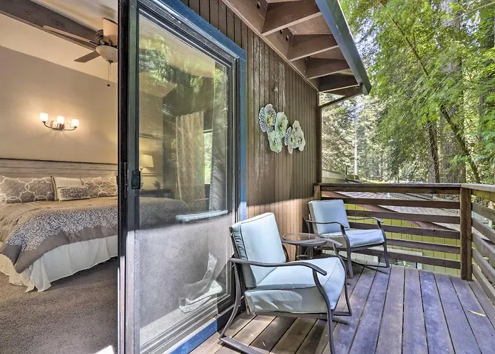 Tranquil Guerneville Home W/ Redwood Views