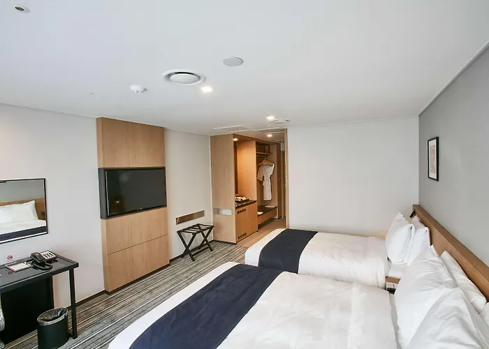 Best Western Plus Elmendorf Hotel San Antonio Hotel
