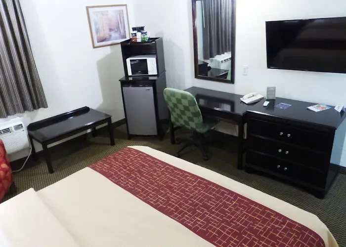 Red Roof Inn & Suites Piqua - I-75