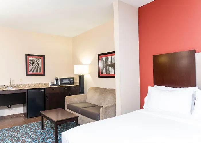 Holiday Inn Express & Suites - New Philadelphia Southwest By Ihg