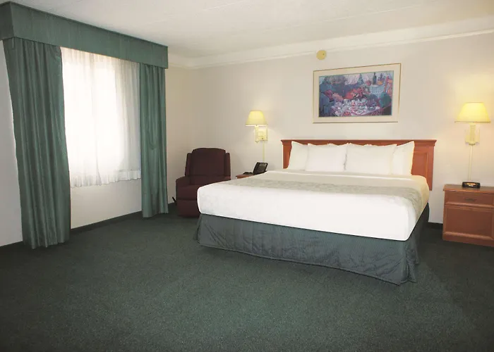 Days Inn By Wyndham San Diego Vista