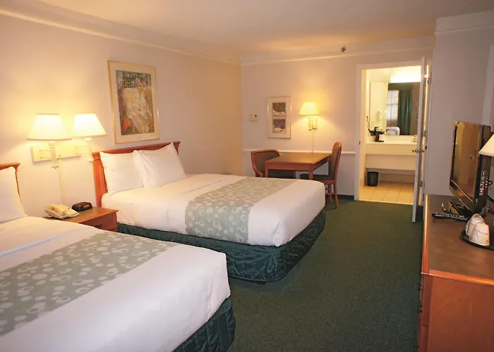 Days Inn By Wyndham San Diego Vista
