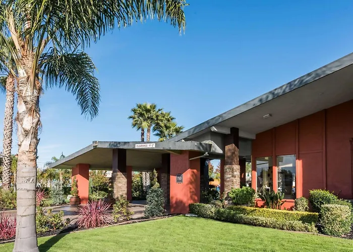 Days Inn & Suites By Wyndham Lodi