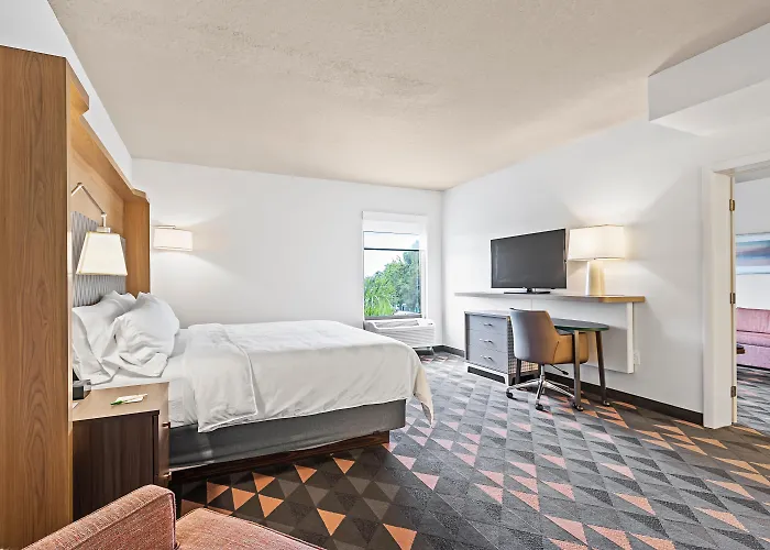 Holiday Inn - St. Petersburg West By Ihg