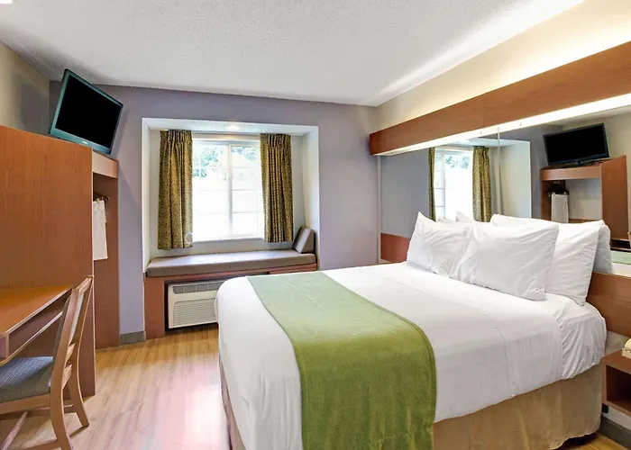 Microtel Inn & Suites By Wyndham Cherokee