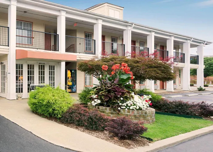 Super 8 By Wyndham Garner/Clayton/Raleigh
