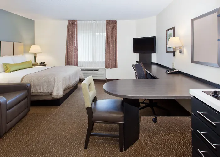 Sonesta Simply Suites Detroit Ann Arbor