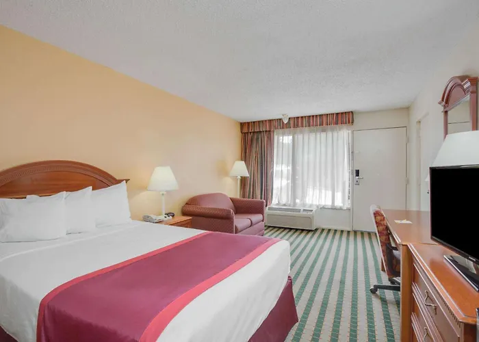 Days Inn By Wyndham Asheville West
