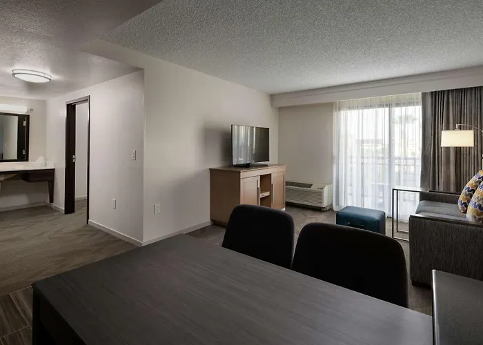 Hampton Inn & Suites Anaheim Garden Grove