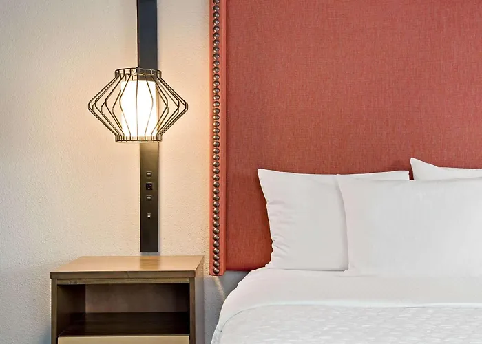 La Quinta By Wyndham San Francisco Airport North - Free Airport Shuttle