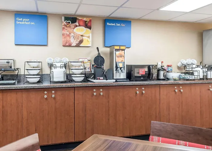 Comfort Inn & Suites Piqua-Near Troy-I75
