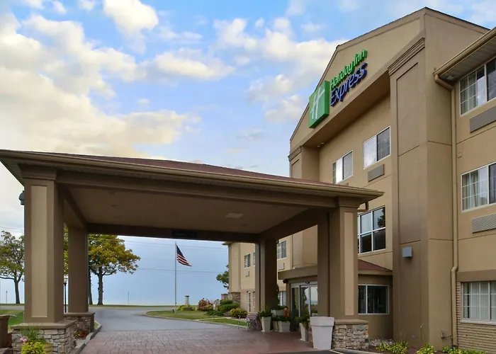 Holiday Inn Express Hotel & Suites-Saint Joseph By Ihg