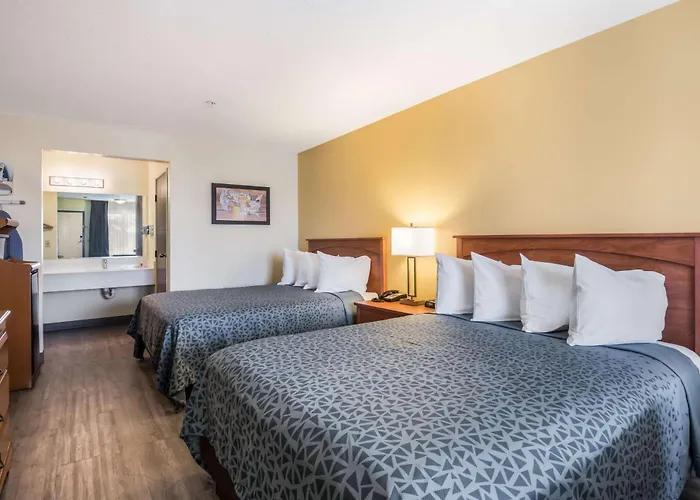 Econo Lodge Inn & Suites Lodi - Wine Country Area