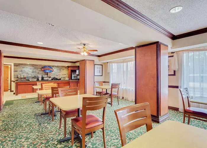 Baymont By Wyndham Kalamazoo East