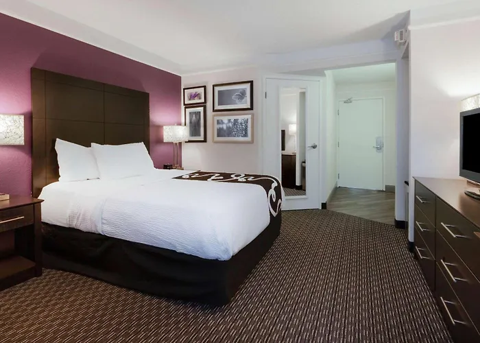 La Quinta By Wyndham Detroit Utica