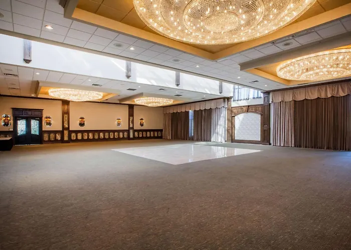 Days Inn & Suites By Wyndham Rochester Hills Mi