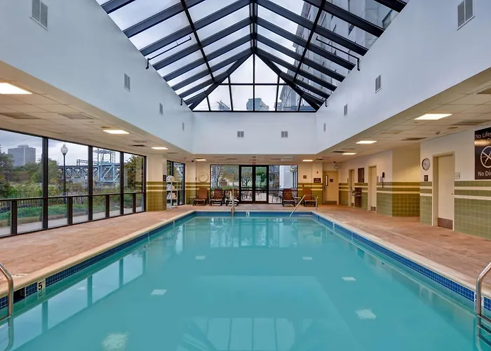 Hampton Inn & Suites Newark-Harrison-Riverwalk