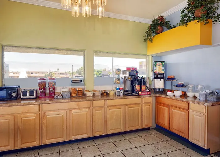 Days Inn And Suites Palmdale/Lancaster