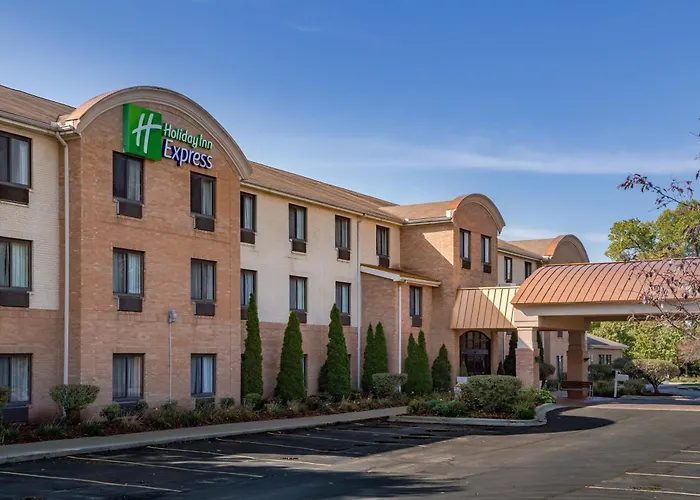 Holiday Inn Express & Suites Canton By Ihg