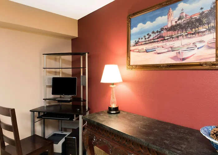 Super 8 By Wyndham Strongsville/Cleveland