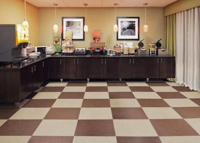 Hampton Inn Youngstown-North