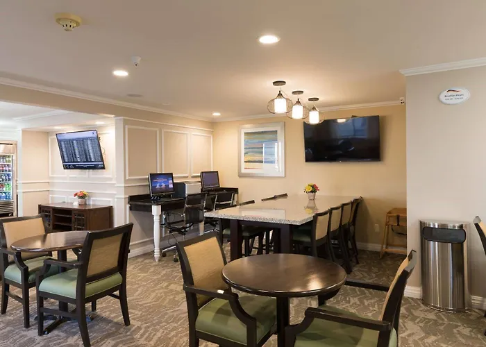 Baymont By Wyndham Detroit Airport/Romulus
