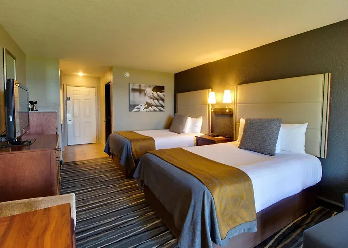 Best Western Harbour Pointe Lakefront
