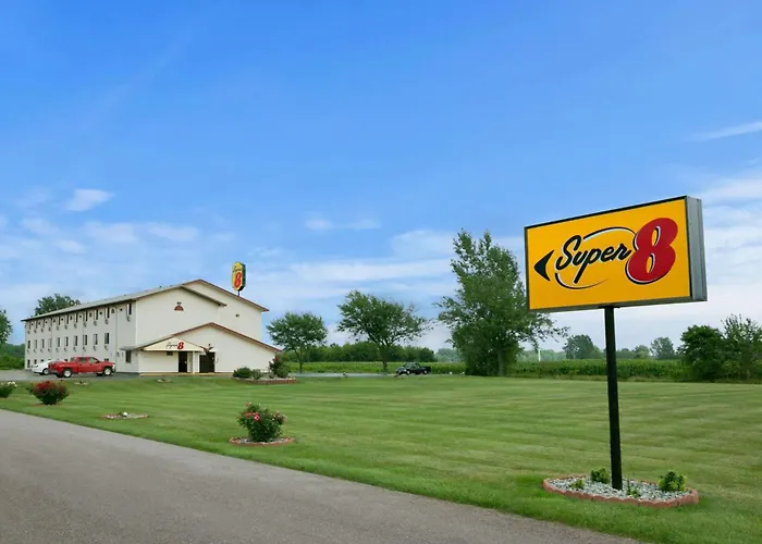 Super 8 By Wyndham Saginaw