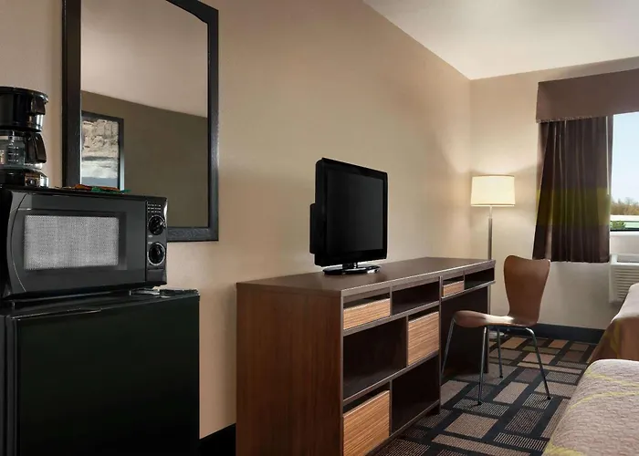 Super 8 By Wyndham Akron S/Green/Uniontown Oh