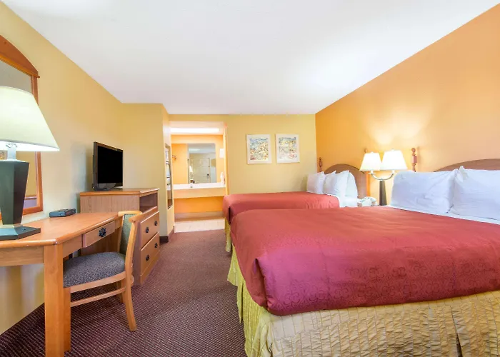 Days Inn By Wyndham Opelika