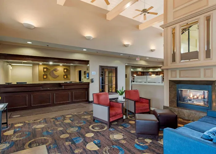 Comfort Inn & Suites Warsaw Near Us-30