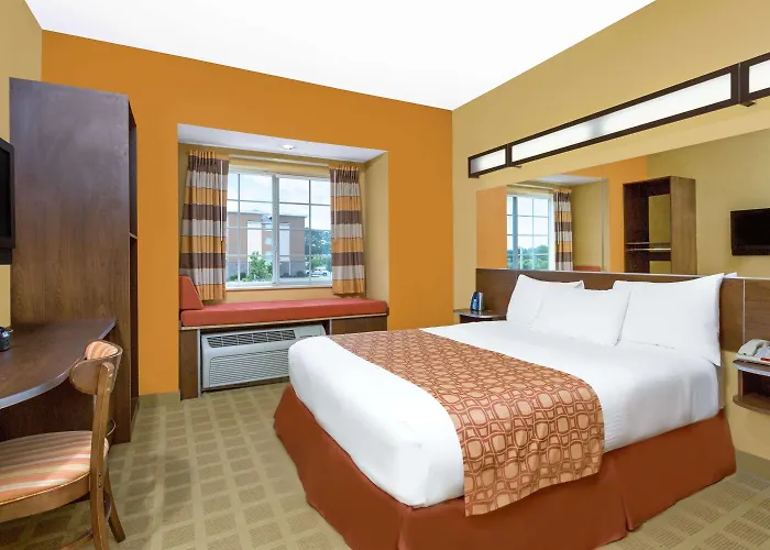 Microtel Inn & Suites By Wyndham University Medical Park