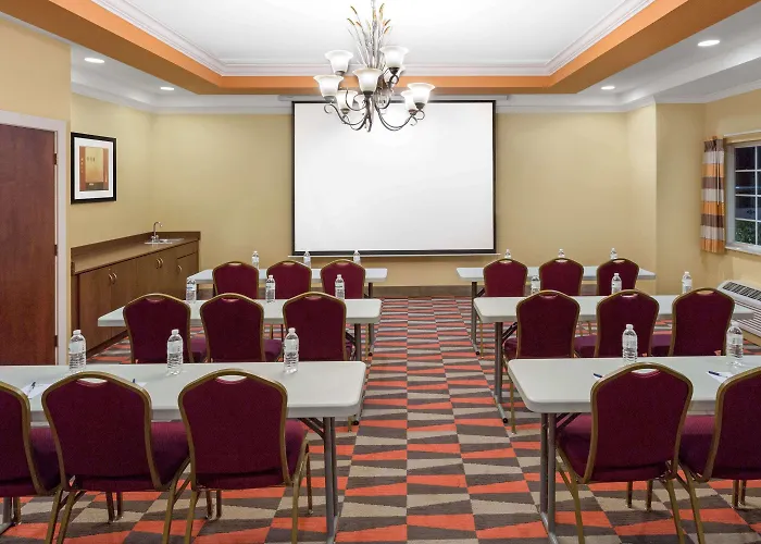 Microtel Inn & Suites By Wyndham University Medical Park