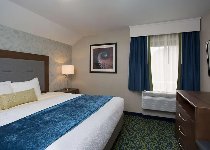 Best Western Plus Portsmouth Hotel&Suites