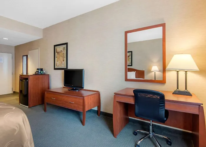 Quality Inn & Suites Benton - Draffenville