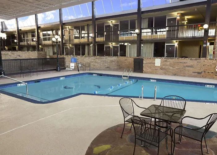 Days Inn By Wyndham Henryetta