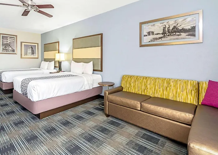 La Quinta By Wyndham Guthrie