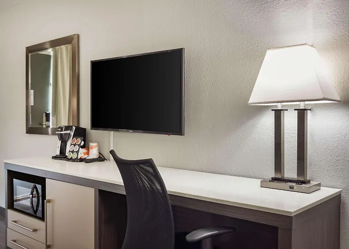 Quality Inn & Suites Cartersville South