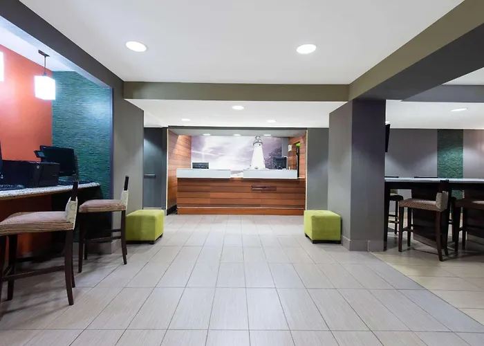 La Quinta By Wyndham Erie