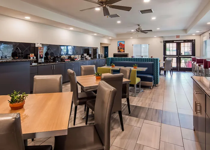 La Quinta Inn & Suites By Wyndham Tulsa Downtown - Route 66