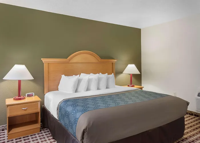 Econo Lodge Inn & Suites Socorro