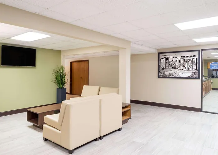 Super 8 By Wyndham Charleston Sikeston East Mo