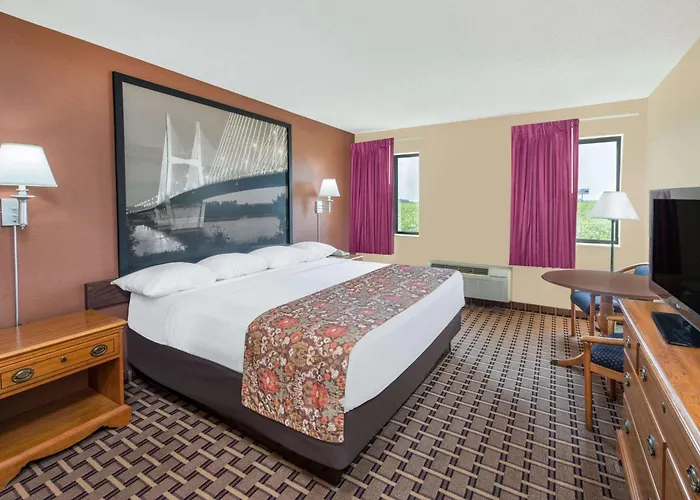 Super 8 By Wyndham Charleston Sikeston East Mo