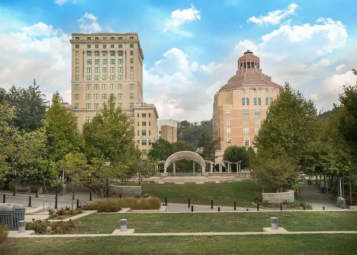 Days Inn By Wyndham Asheville Downtown North