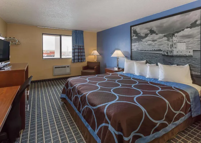 Super 8 By Wyndham Janesville