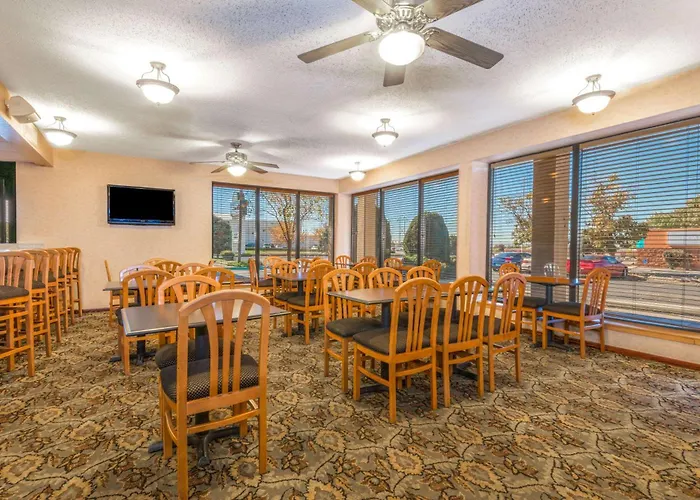 Days Inn & Suites By Wyndham Albuquerque North