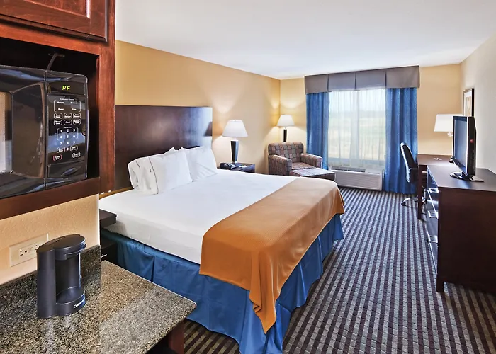 Holiday Inn Express Hotel And Suites Okmulgee